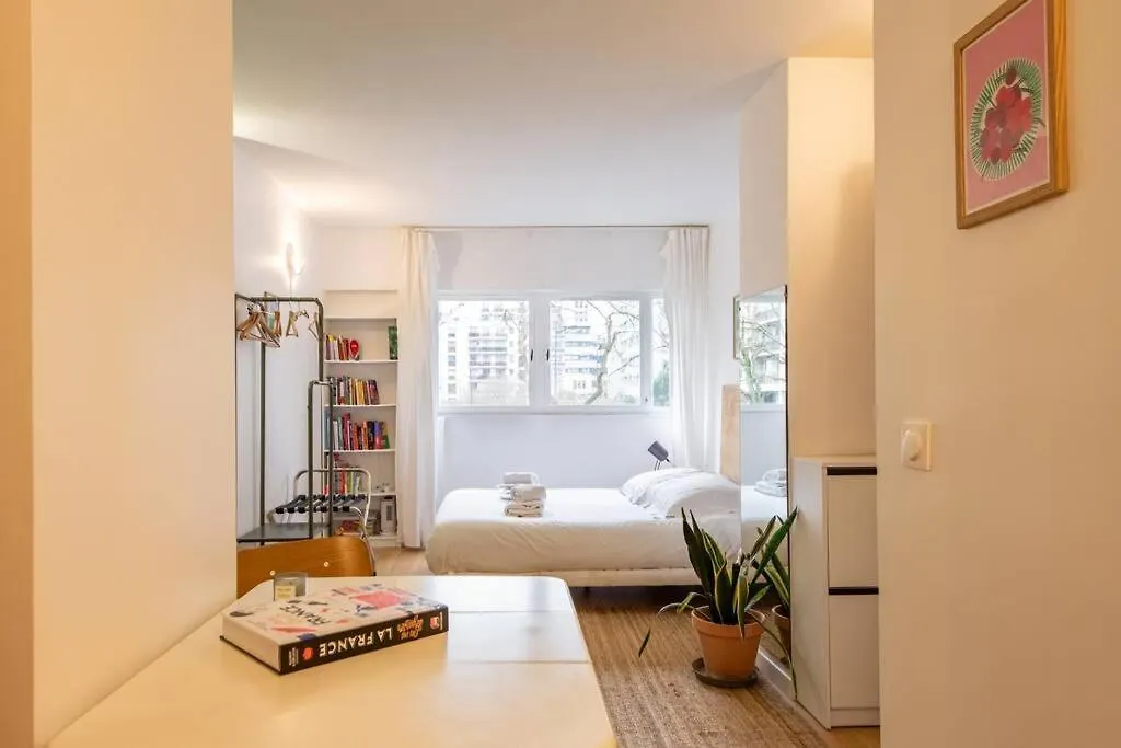 Apartamento Couronnes - Cosy Equipe Et Privatif *