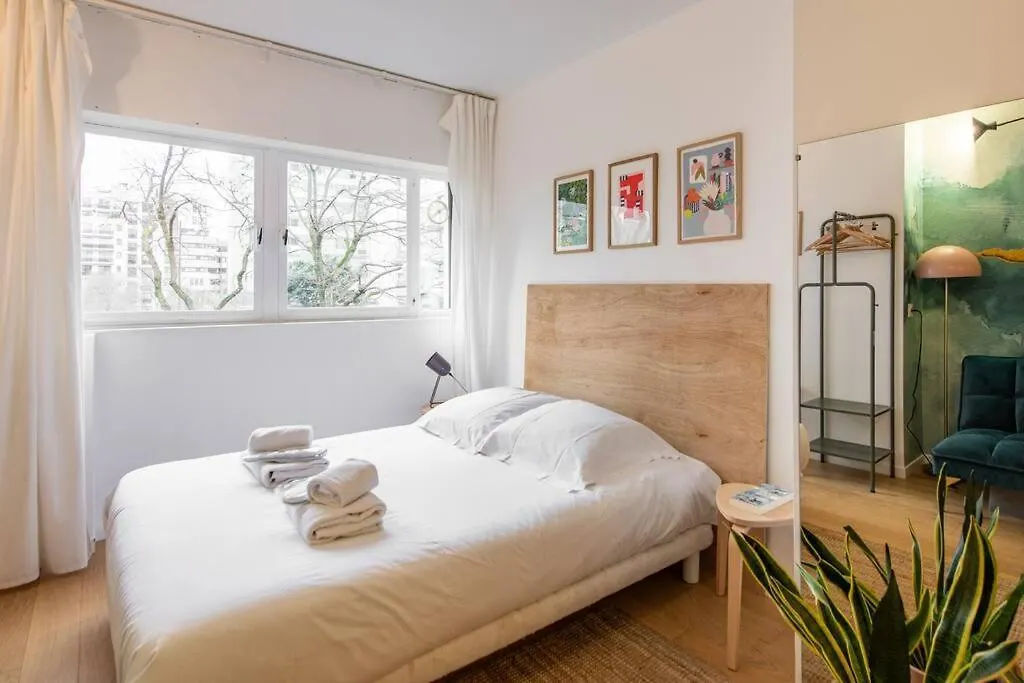 Apartment Couronnes - Cosy Equipe Et Privatif *